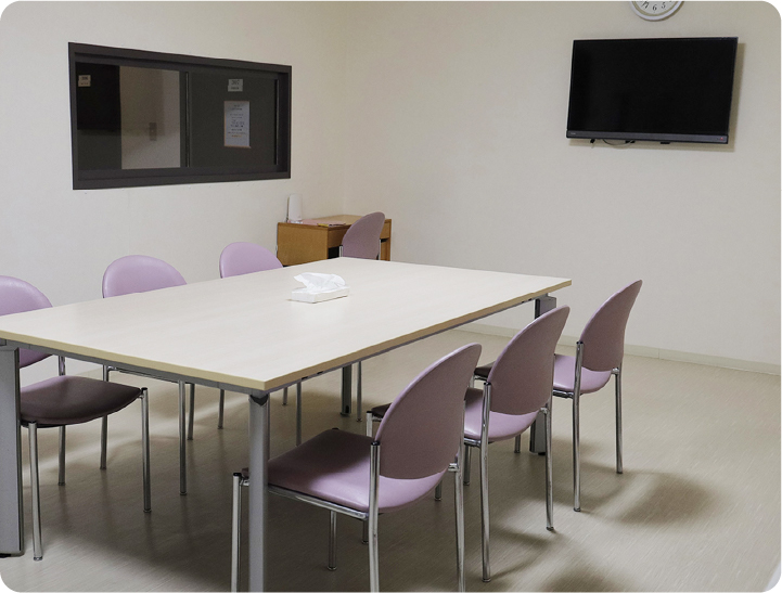 落ち着いたリビングで談話も